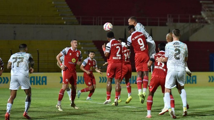 Laga Barito Putera vs Persib Bandung.