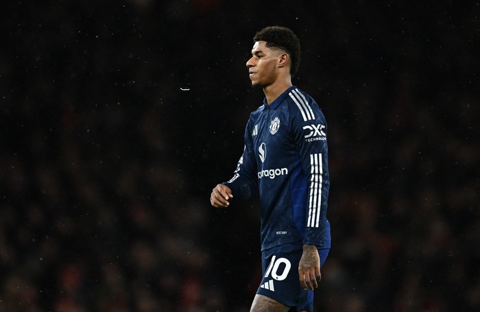 Marcus Rashford Soccer Football - Premier League - Arsenal v Manchester United - Emirates Stadium, London, Britain - December 4, 2024 Manchester Uniteds Marcus Rashford REUTERS/Dylan Martinez EDITORIAL USE ONLY. NO USE WITH UNAUTHORIZED AUDIO, VIDEO, DATA, FIXTURE LISTS, CLUB/LEAGUE LOGOS OR LIVE SERVICES. ONLINE IN-MATCH USE LIMITED TO 120 IMAGES, NO VIDEO EMULATION. NO USE IN BETTING, GAMES OR SINGLE CLUB/LEAGUE/PLAYER PUBLICATIONS. PLEASE CONTACT YOUR ACCOUNT REPRESENTATIVE FOR FURTHER DETAILS..