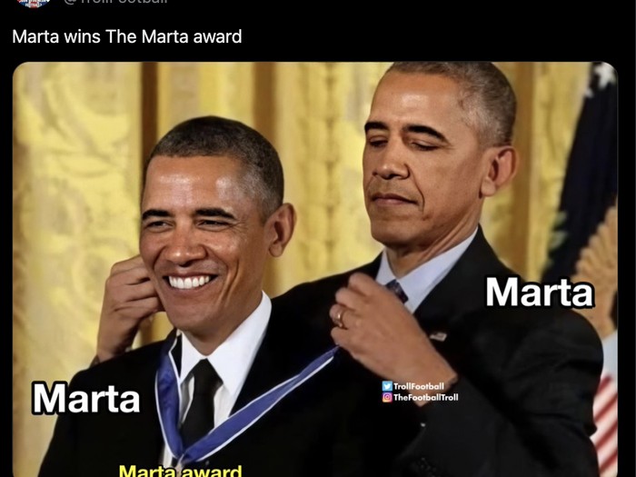 Gol Marta, pesepakbola legendaris dari Brasil, didaulat FIFA menjadi yang terbaik di sepakbola putri dan layak dapat trofi... Marta. Meme pun bermunculan.