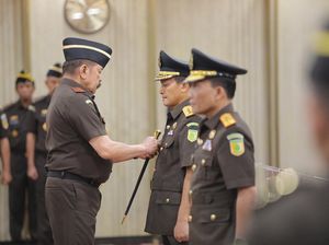 Jaksa Agung Lantik Rudi Margono Jadi Jamwas, Leonard Eben Ezer Kabadiklat