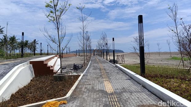 Penataan Pantai Barat Pangandaran