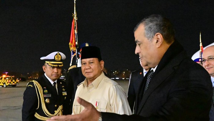 Presiden Prabowo telah tiba di Bandar Udara Internasional Kairo, Mesir.