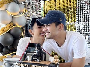 Tyas Mirasih Nangis Tak Rela Tinggalkan Anak Tengku Tezi Tyas Mirasih Nangis Tak Rela Tinggalkan Anak Tengku Tezi