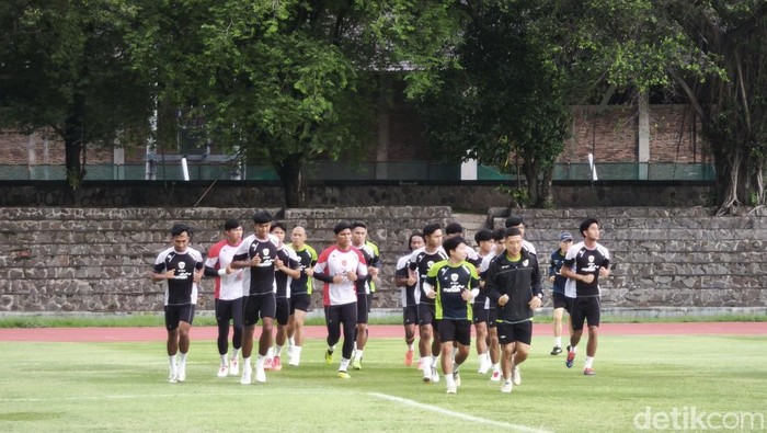 Timnas Indonesia saat menjalani latihan di Stadion Sriwedari, Kota Solo, Rabu (18/12/2024).