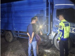 Pelajar Bonceng Tiga di Mura Tersenggol Truk, 1 Orang Meninggal