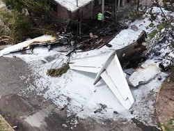 Video: Penampakan Pesawat Tabrak Rumah-Terbakar di Argentina