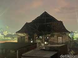 Nasib Penghuni Terancam Tak Bisa Tempati Gedung Setan Surabaya Lagi