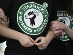 Starbucks Umumkan PHK Karyawan Awal Maret