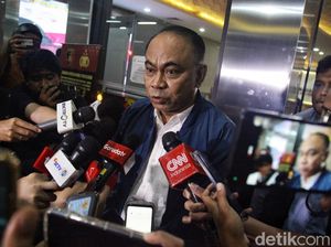 Budi Arie Diperiksa 6 Jam di Kasus Judol Komdigi, Dicecar 18 Pertanyaan Budi Arie Diperiksa 6 Jam di Kasus Judol Komdigi, Dicecar 18 Pertanyaan