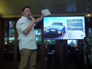Citroen C3 MT Terbaru Meluncur di Indonesia, Harga Rp 180 Jutaan! Citroen C3 MT Terbaru Meluncur di Indonesia, Harga Rp 180 Jutaan!
