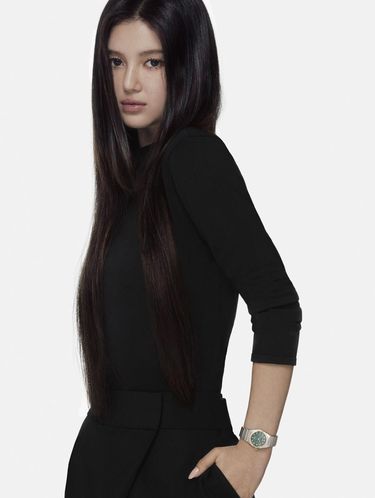 Danielle NewJeans untuk OMEGA