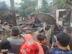 Charger HP Meledak Hanguskan Dua Rumah di Lubuklinggau
