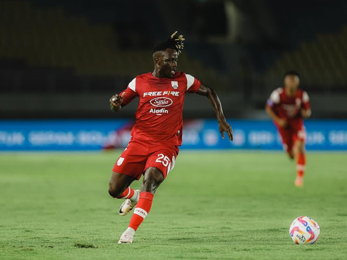 Gelandang Persis Solo Moussa Sidibe. Foto diunggah Kamis (19/12/2024).