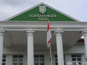 Kejari Kudus Tetapkan 2 Tersangka Proyek SIHT Rugikan Negara Rp 5,3 M Kejari Kudus Tetapkan 2 Tersangka Proyek SIHT Rugikan Negara Rp 5,3 M