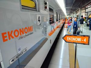 KAI Jual 2.000 Tiket Kereta Murah: Ekonomi Rp 100 Ribu, Bisnis Rp 200 Ribu KAI Jual 2.000 Tiket Kereta Murah: Ekonomi Rp 100 Ribu, Bisnis Rp 200 Ribu