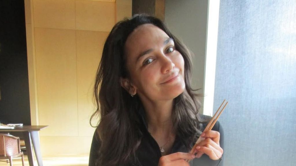 8 Foto Luna Maya Pamer Wajah Natural Tanpa Makeup di Jepang, Tetap Cantik 8 Foto Luna Maya Pamer Wajah Natural Tanpa Makeup di Jepang, Tetap Cantik