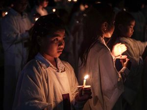 10 Doa Malam Natal Katolik untuk Menyambut Kelahiran Yesus Kristus 10 Doa Malam Natal Katolik untuk Menyambut Kelahiran Yesus Kristus