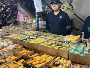 Jelang Natal, Pedagang Kue Basah Pasar Senen Banjir Orderan Cromboloni