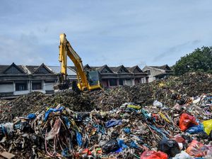9 Fakta Disegelnya TPA Pasar Caringin Bandung 9 Fakta Disegelnya TPA Pasar Caringin Bandung