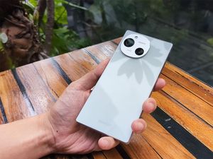 Review Kamera Sharp Aquos R9, Cerah dengan Saturasi Warna yang Pekat Review Kamera Sharp Aquos R9, Cerah dengan Saturasi Warna yang Pekat