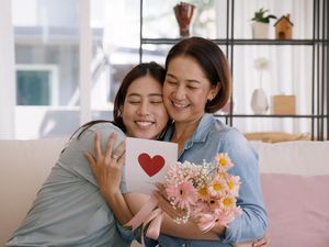 Kapan Hari Ibu Pertama Kali Dirayakan? Ini Sejarah dan Asal-usulnya Kapan Hari Ibu Pertama Kali Dirayakan? Ini Sejarah dan Asal-usulnya