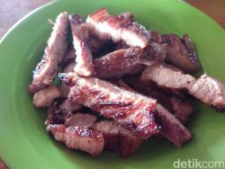 5 Olahan Babi Khas Daerah Indonesia yang Jadi Menu Ikonik Natal