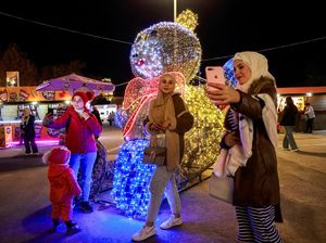 Dekorasi Natal Menghiasi Kota Damaskus Suriah