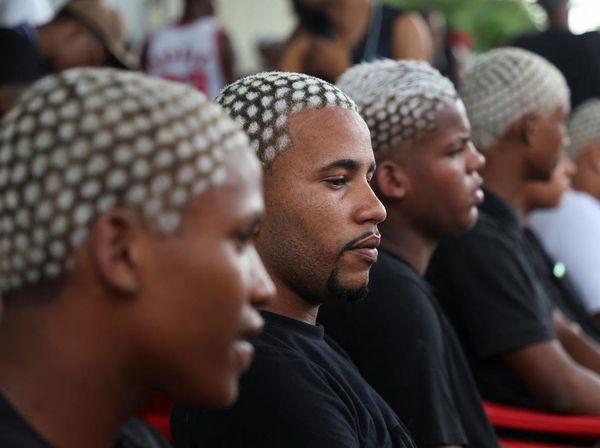 Gaya Rambut Nyentrik Anak Muda di Brasil