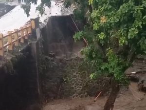 Banjir Bandang Terjang Dompu, Satu Jembatan Putus