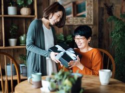 8 Ide Kado untuk Hari Ibu Buatan Sendiri yang Bisa Bikin Haru