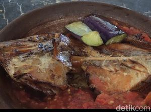 Warung Gardu, Sensasi Ikan Laut Asap dan Sambal Mentah Khas Lamongan Warung Gardu, Sensasi Ikan Laut Asap dan Sambal Mentah Khas Lamongan