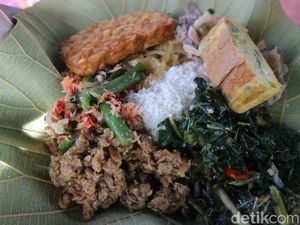 Harum Sedap! Nasi Jagung Daun Jati Khas Pati Rp 12 Ribu Harum Sedap! Nasi Jagung Daun Jati Khas Pati Rp 12 Ribu