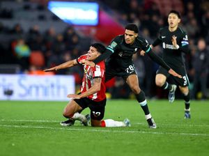 Saat Quansah Selamat dari Kartu Merah di Carabao Cup