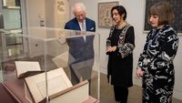 Momen Raja Charles Kunjungi Pameran Dunia Islam di London