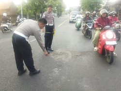 Siswi SMP Tewas Ditabrak Bus di Jalan Denpasar-Gilimanuk
