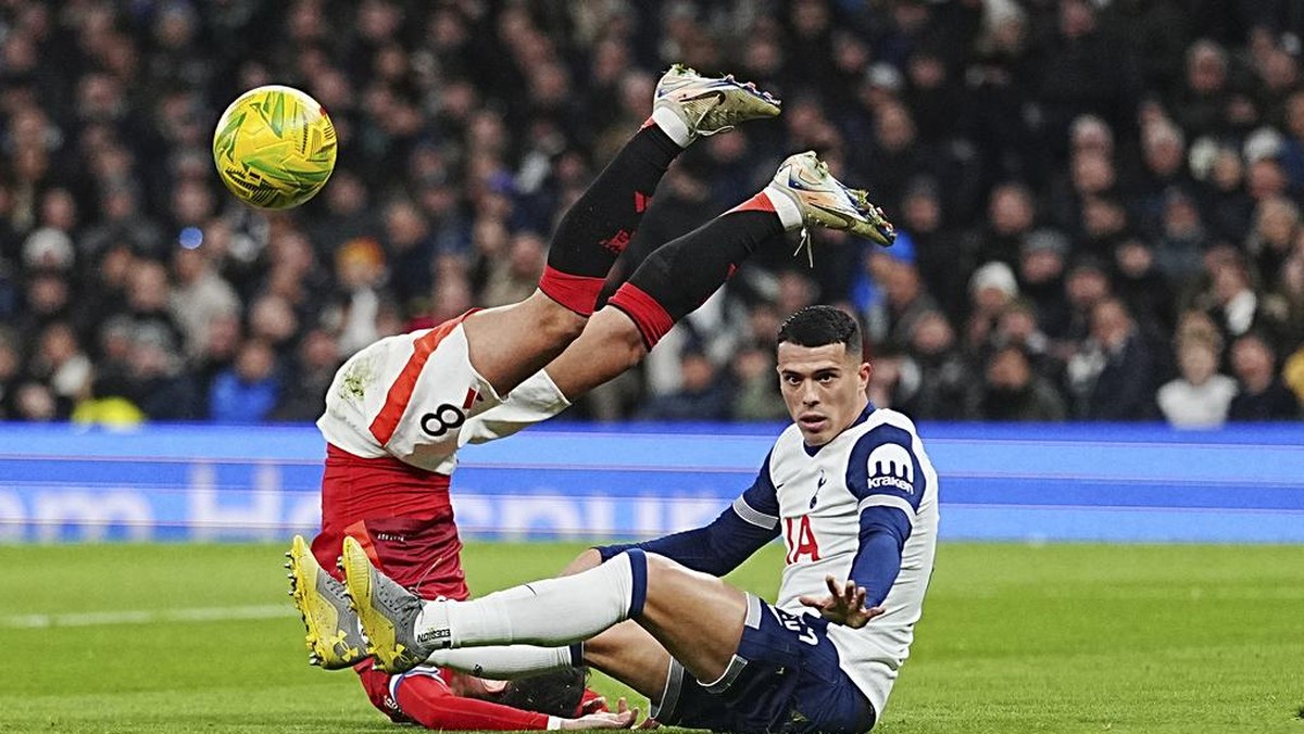 Tottenham dan MU bakal bentrok di Liga Europa. (Foto: AP/Dave Shopland)