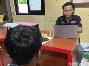 Sejoli Mesum di GOR Sasana Krida Probolinggo Ternyata Masih SMP Sejoli Mesum di GOR Sasana Krida Probolinggo Ternyata Masih SMP