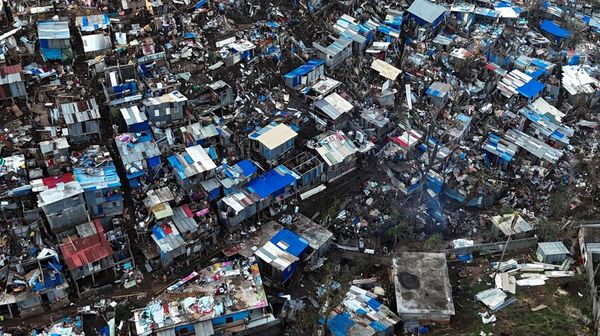 Penampakan dari Udara Kerusakan Akibat Siklon Chido di Prancis