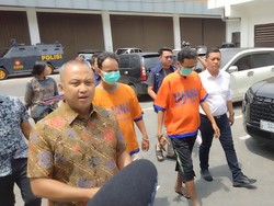 2 Pria di Surabaya Ditangkap Usai Rekam-Jual Video Model Ganti Baju