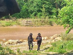Warga Belu Temukan Mortir Saat Kumpulkan Batu di Pinggir Sungai Warga Belu Temukan Mortir Saat Kumpulkan Batu di Pinggir Sungai