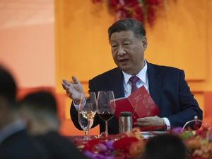 Xi Jinping Minta Pejabat China Kurangi Alkohol dan Rokok Imbas Efesiensi Xi Jinping Minta Pejabat China Kurangi Alkohol dan Rokok Imbas Efesiensi