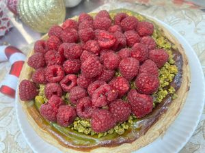 Resep Raspberry Pistachio Parisian Flan yang Spesial Untuk Sajian Natal