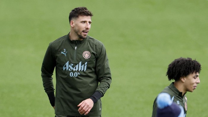 Soccer Football - Champions League - Manchester City Training - Etihad Campus, Manchester, Britain - December 10, 2024 Manchester Citys Ruben Dias during training Action Images via Reuters/Jason Cairnduff