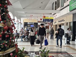 Stasiun Surabaya Gubeng Mulai Dipadati Penumpang KA Libur Nataru