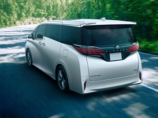 Tampang Toyota Alphard-Vellfire PHEV, Kini Bisa Dicas