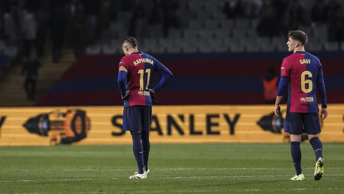 BARCELONA, SPAIN - DECEMBER 15: Raphinha Dias Belloli and Pablo Martin Gavira Gavi of FC Barcelona laments during the Spanish league, La Liga EA Sports, football match played between FC Barcelona and CD Leganes at Estadio Olimpico de Montjuic on December 15, 2024 in Barcelona, Spain. (Photo By Javier Borrego/Europa Press via Getty Images)