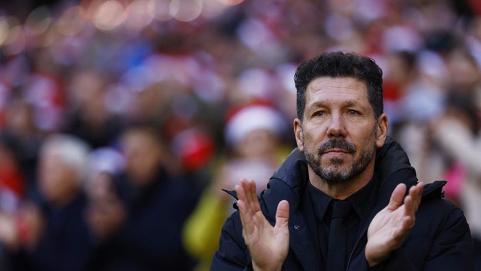 Diego Simeone Soccer Football - LaLiga - Atletico Madrid v Getafe - Metropolitano, Madrid, Spain - December 15, 2024 Atletico Madrid coach Diego Simeone before the match REUTERS/Susana Vera