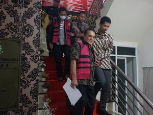 Dua Pejabat BUMD Manggarai Jadi Tersangka Korupsi Tong Sampah Rp 1,2 Miliar Dua Pejabat BUMD Manggarai Jadi Tersangka Korupsi Tong Sampah Rp 1,2 Miliar