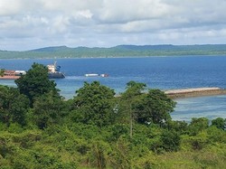 Kapal Kargo Tenggelam di Perairan Kupang, Sejumlah Peti Kemas Ikut Karam