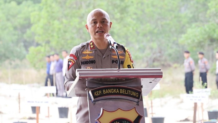 Kapolda Bangka Belitung Irjen Hendro Pandowo Polisi meminta penduduk Bangka Belitung (Babel) tertib di saat merayakan perubahan tahun. Warga diminta tidak berkonvoi sampai menggugah petasan di momen tersebut.